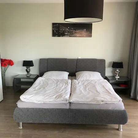 Eldeufer Apartman *